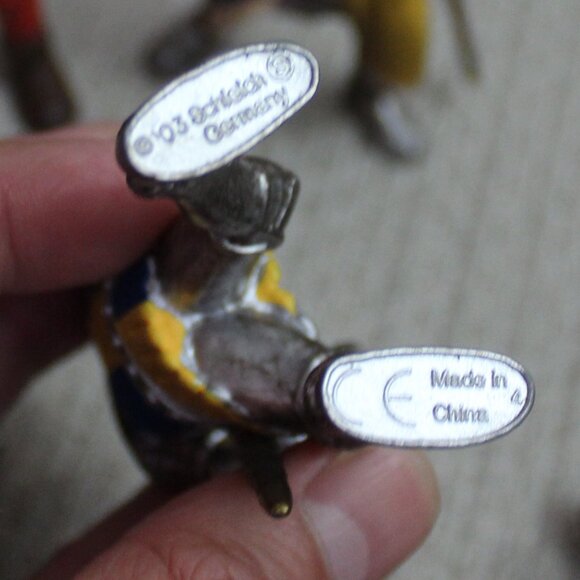 3/$55❤️5pc Schleich +15pc D&D Inc lot medieval knights figures horses trumpeter - Picture 2 of 11